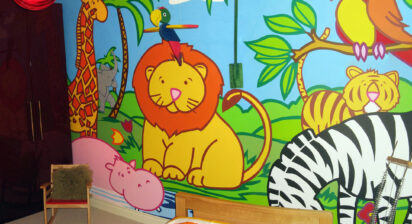 Jungle animals bedroom wall mural